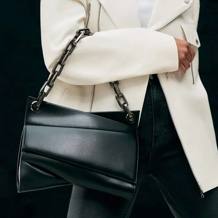 Christian Louboutin Clutches and Evening Bags Women Loubitwist Chain Bag 8211 Smooth Calf Leather 8211 Black