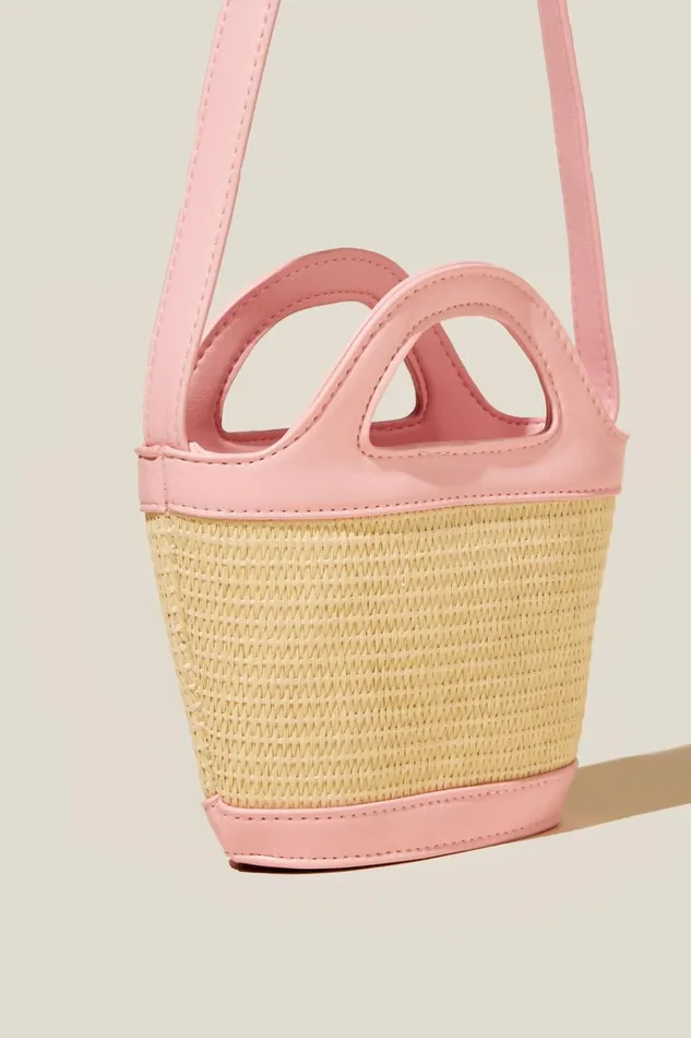 Girls Bags and Backpacks Cotton On Annie Woven Cross Body Bag Naturalpink Gerbera Girls Bags and Backpacks Cotton On Annie Woven Cross Body Bag Naturalpink Gerbera