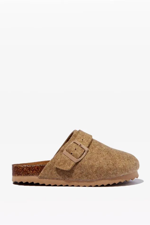 GirlsBoys Flats and Sandals Cotton On Tommy Buckle Slide Beige