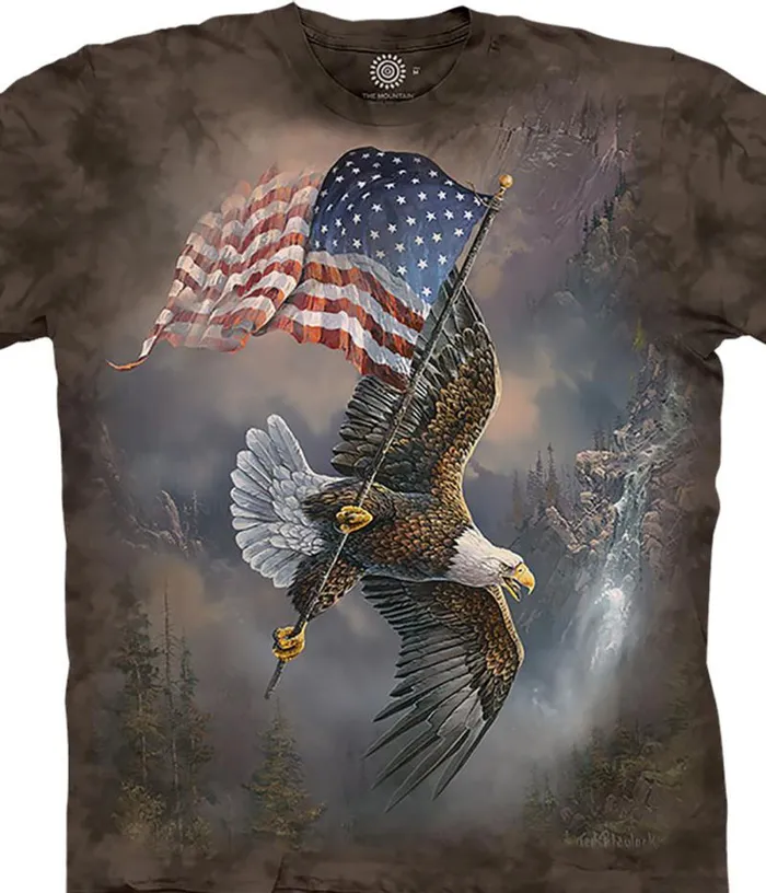 Liquid Blue TShirt Men FlagBearing Eagle Classic Cotton TShirt