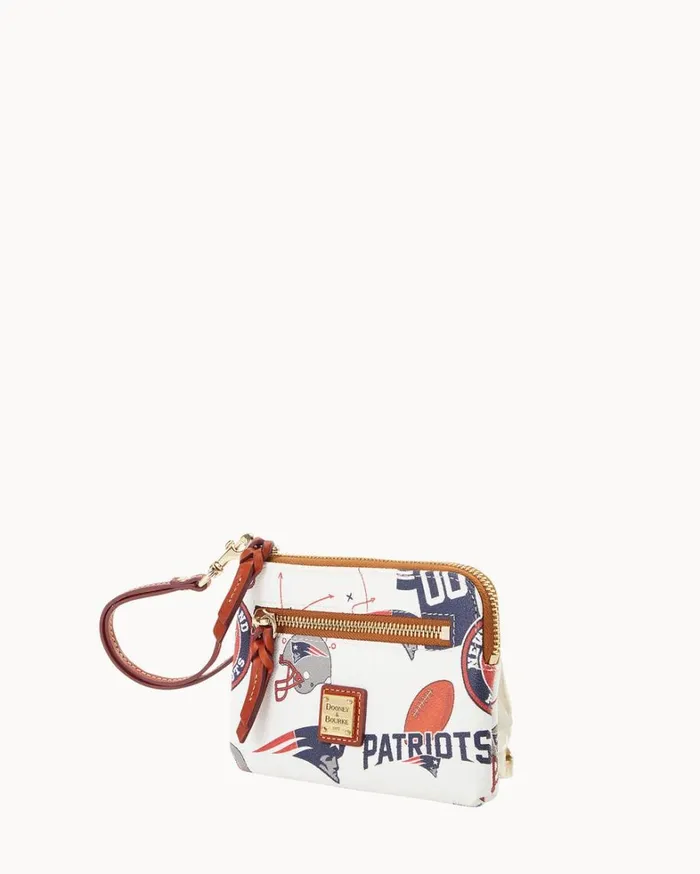 NFL Patriots Zip Around Wristlet Patriots Women Dooney and Bourke Wallets NFL Patriots Zip Around Wristlet Patriots Women Dooney and Bourke Wallets