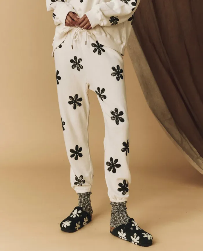 Novelty Tees and Sweats Women The Great The Hand Stamped Stadium Sweatpant Washed White With Black Daisy