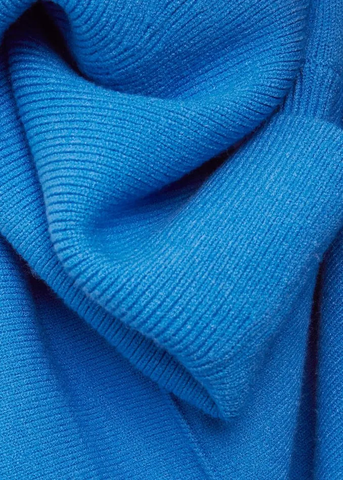 Phase Eight Knitwear Annika Asymmetric Hem Chunky Jumper Pop Blue 8211 Women Phase Eight Knitwear Annika Asymmetric Hem Chunky Jumper Pop Blue 8211 Women