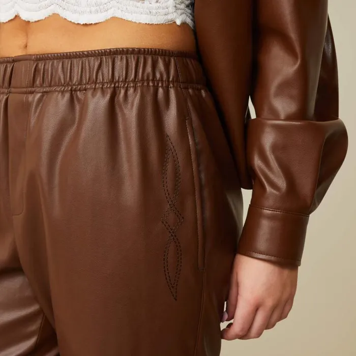 Women Pants and Shorts Ariat Small Town Jogger Pant Fondue Fudge Women Pants and Shorts Ariat Small Town Jogger Pant Fondue Fudge